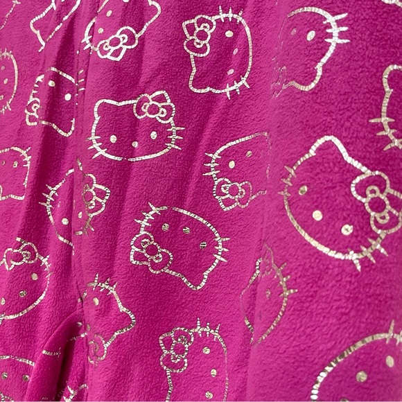 New Without Tags Hello Kitty Onesie PaJama In Size Small - Picture 9 of 11